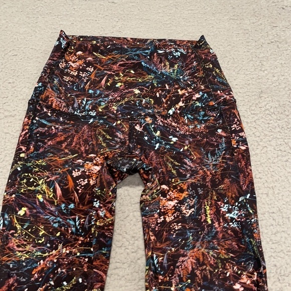 Lululemon Wunder Under High-Rise Crop Scallop Full-On Luxtreme Foliage size 2 - Picture 5 of 7